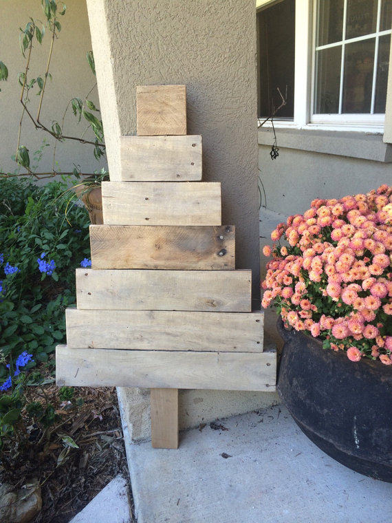unfinished wood pallet christmas tree